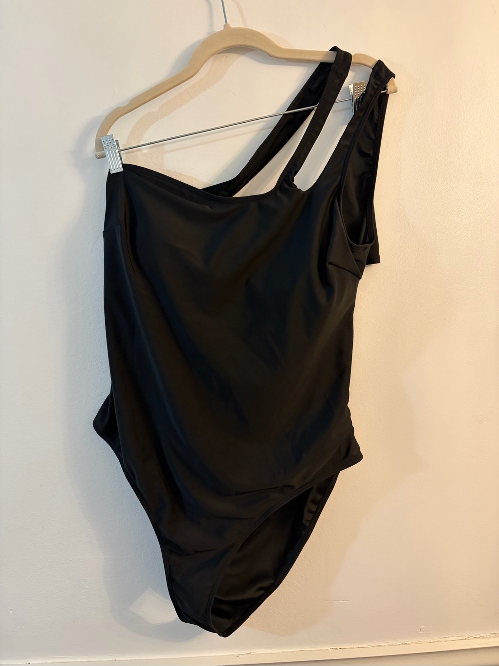 SHEIN Black One-Shoulder One-Piece Swimsuit